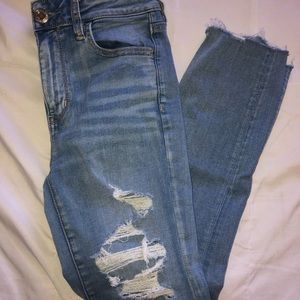 American Eagle distressed hi-rise jegging